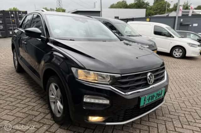 Volkswagen T-Roc (2017) thumbnail 6