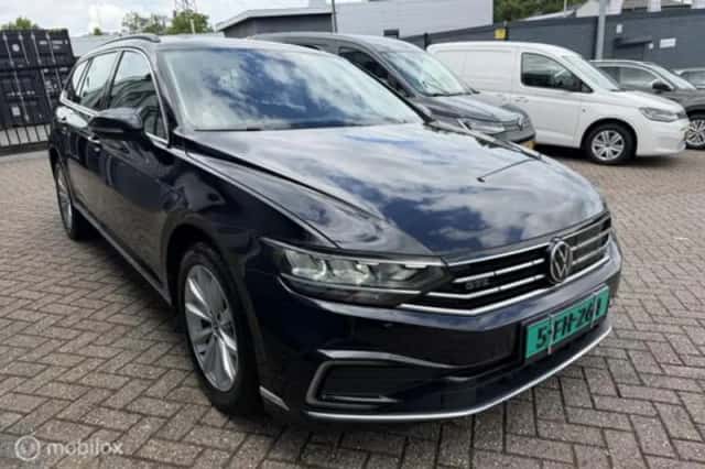 Volkswagen Passat (2021) thumbnail 6
