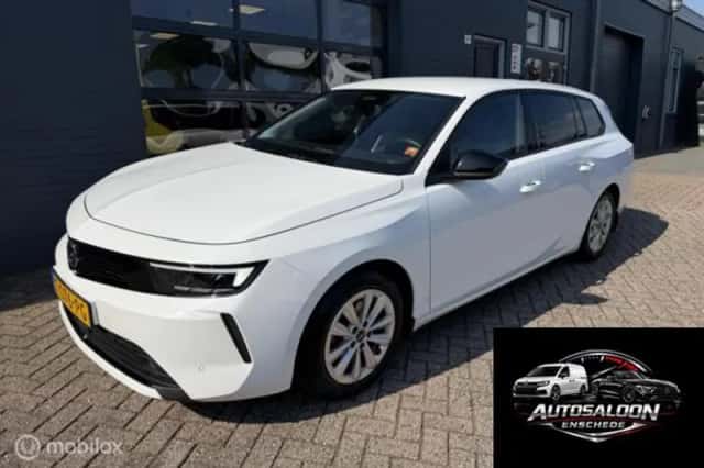 Opel Astra (2023) thumbnail 1