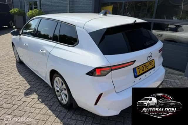 Opel Astra (2023) thumbnail 3