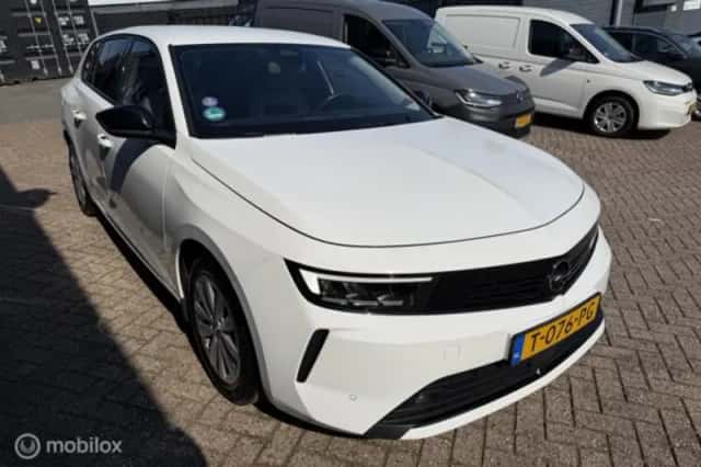 Opel Astra (2023) thumbnail 5