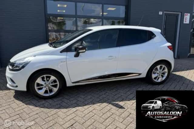 Renault Clio (2018) thumbnail 2