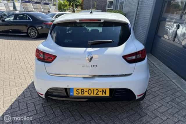 Renault Clio (2018) thumbnail 4
