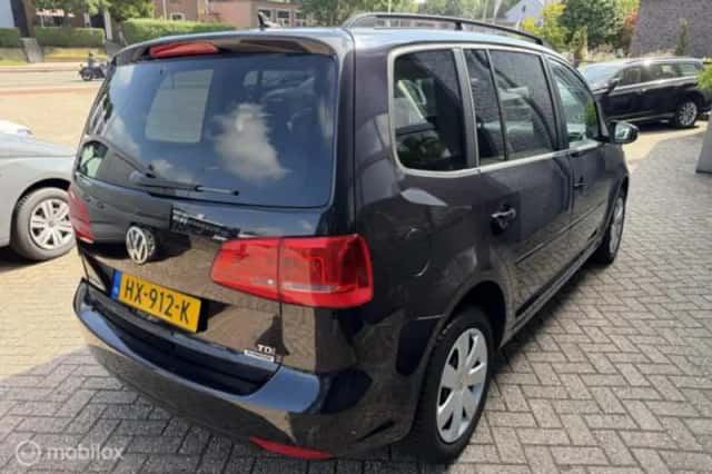 Volkswagen Touran (2016) thumbnail 5