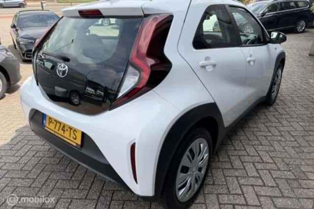 Toyota Aygo (2022) thumbnail 5