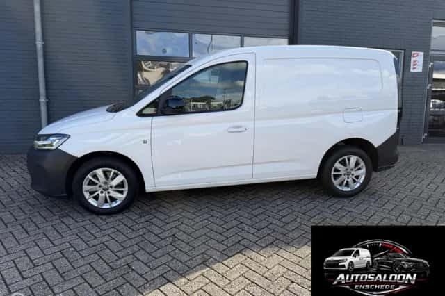 Volkswagen Caddy (2022) thumbnail 2