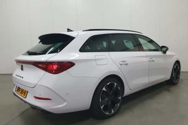 CUPRA Leon Sportstourer (2024) thumbnail 3