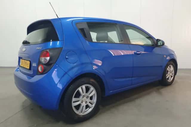 Chevrolet Aveo (2012) thumbnail 2