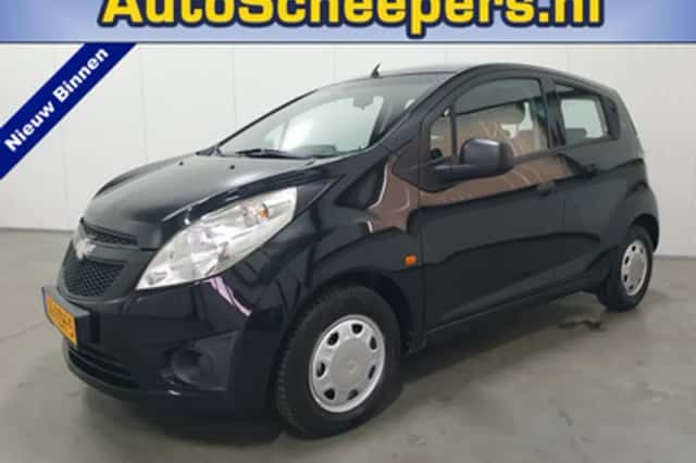 Chevrolet Spark (2011) thumbnail 2