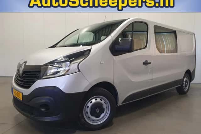 Renault Trafic (2016) thumbnail 1