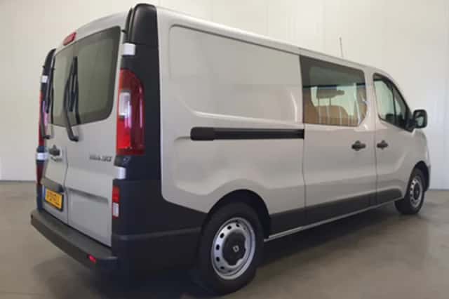 Renault Trafic (2016) thumbnail 2