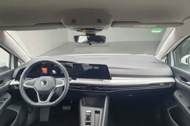 Volkswagen Golf (2021) thumbnail 3