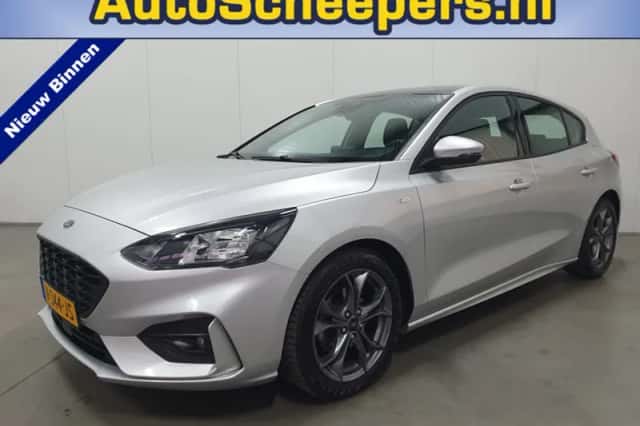 Ford Focus (2021) thumbnail 1