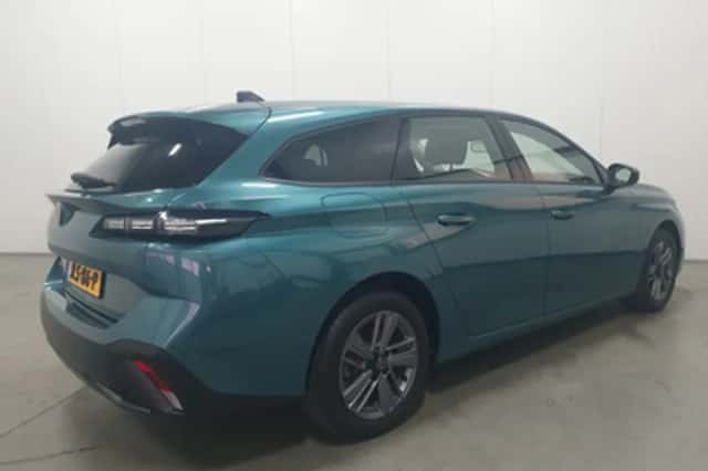 Peugeot 308 (2023) thumbnail 2