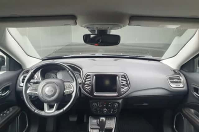 Jeep Compass (2020) thumbnail 3