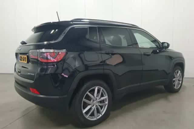 Jeep Compass (2020) thumbnail 3