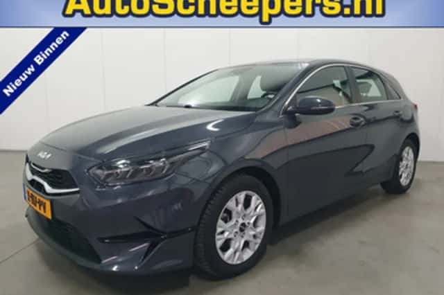 Kia Ceed (2024) thumbnail 1