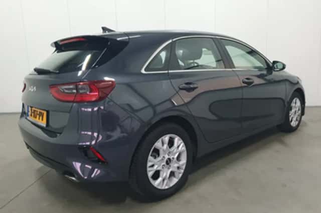 Kia Ceed (2024) thumbnail 2