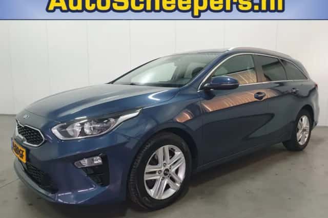 Kia Ceed Sportswagon (2021) thumbnail 1