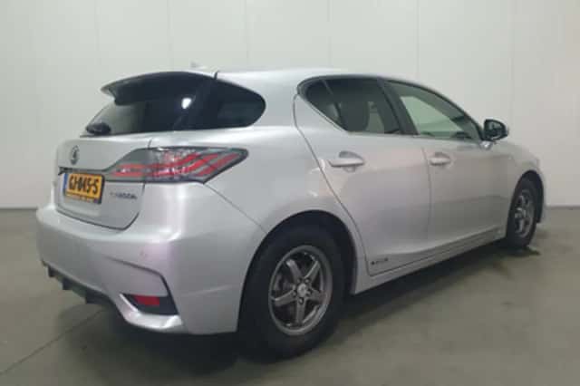 Lexus CT (2015) thumbnail 3