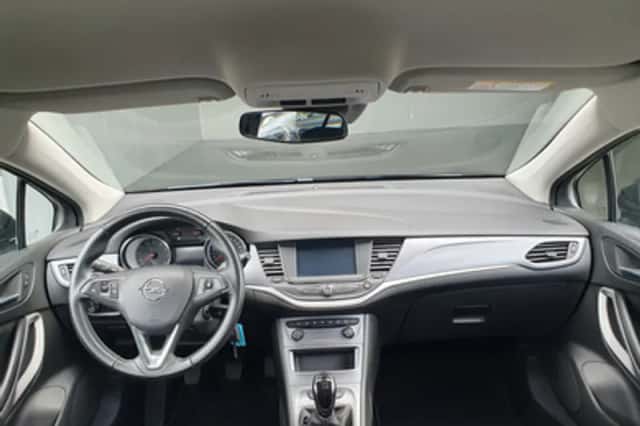 Opel Astra (2021) thumbnail 3