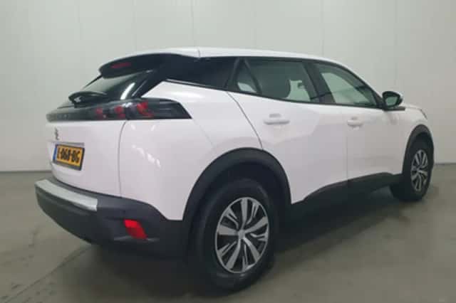Peugeot 2008 (2021) thumbnail 3