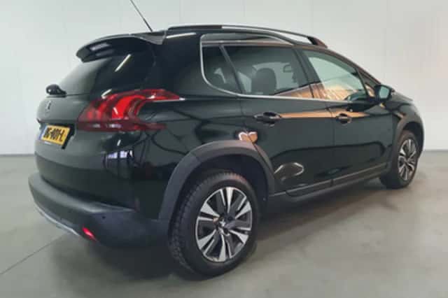 Peugeot 2008 (2017) thumbnail 2