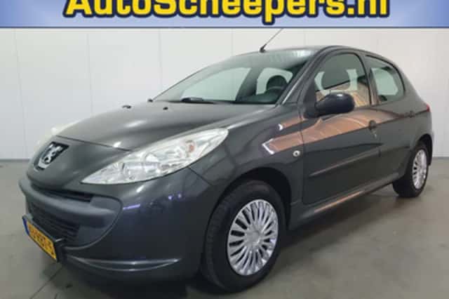 Peugeot 206+ (2011) thumbnail 2