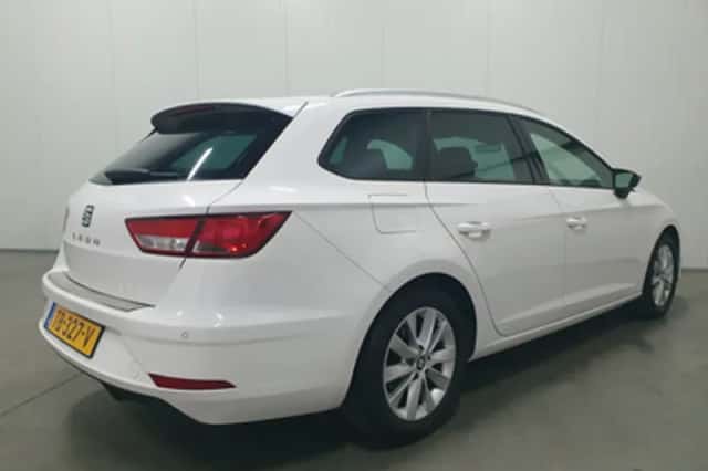 SEAT Leon (2018) thumbnail 3