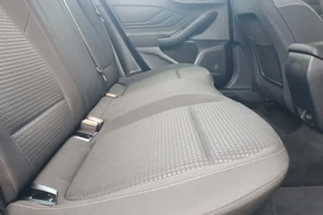 Ford Focus (2021) thumbnail 5