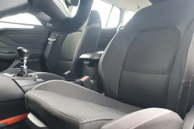 Ford Focus (2021) thumbnail 5