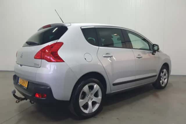 Peugeot 3008 (2013) thumbnail 2