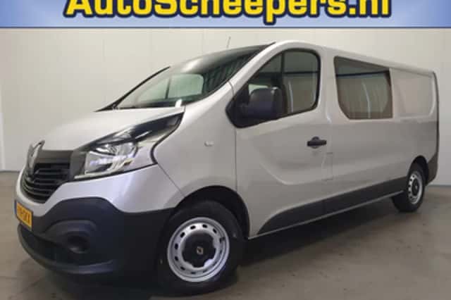 Renault Trafic (2016) thumbnail 2