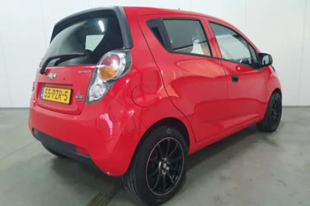 Chevrolet Spark (2011) thumbnail 2