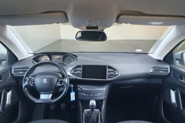 Peugeot 308 (2017) thumbnail 4