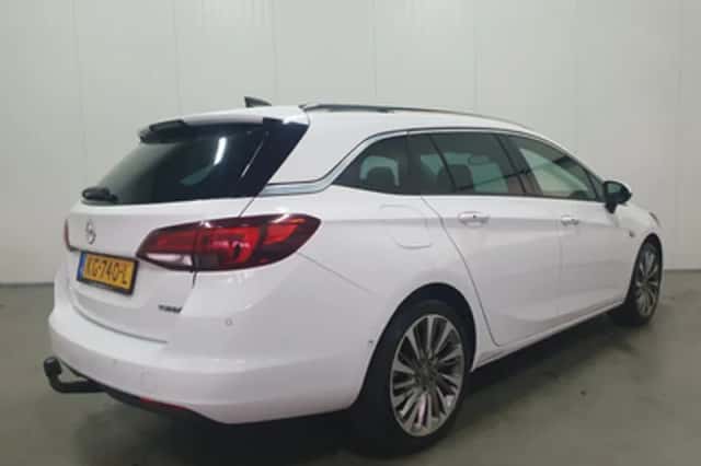 Opel Astra (2016) thumbnail 2