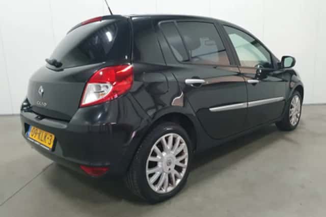 Renault Clio (2010) thumbnail 2
