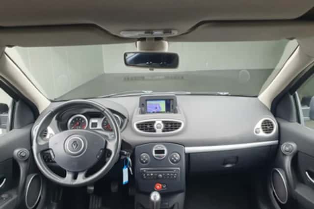 Renault Clio (2010) thumbnail 3