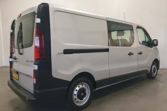 Renault Trafic (2016) thumbnail 2