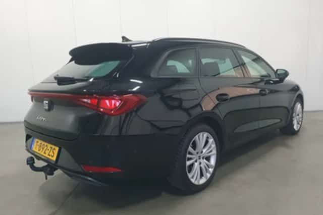 SEAT Leon (2023) thumbnail 2