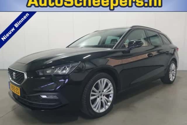SEAT Leon (2023) thumbnail 2
