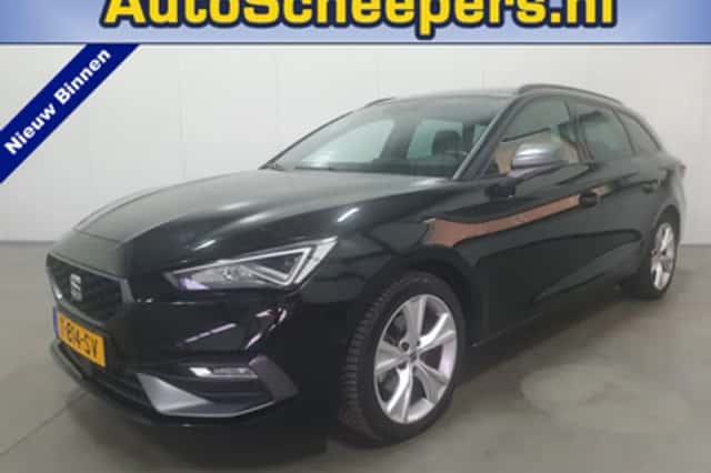 SEAT Leon (2023) thumbnail 1