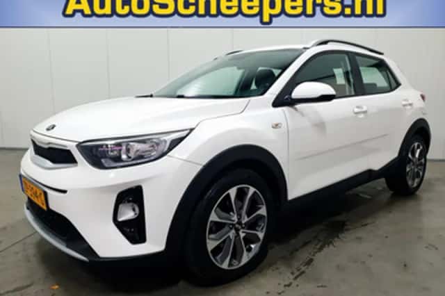 Kia Stonic (2019) thumbnail 1