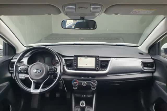 Kia Stonic (2019) thumbnail 3