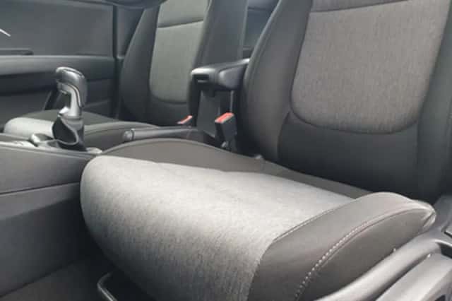 Kia Stonic (2019) thumbnail 5