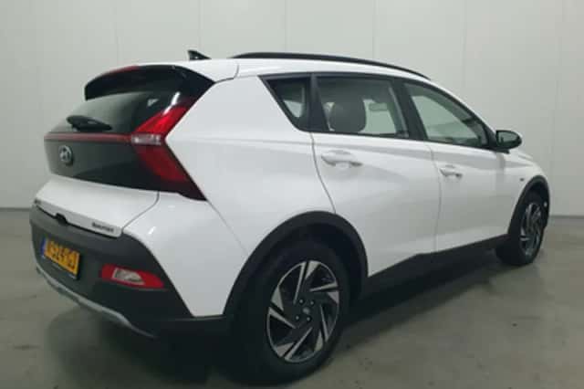 Hyundai Bayon (2021) thumbnail 3