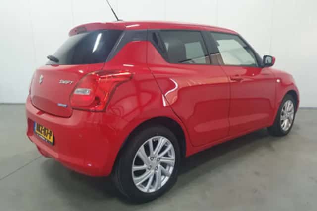 Suzuki Swift (2021) thumbnail 2