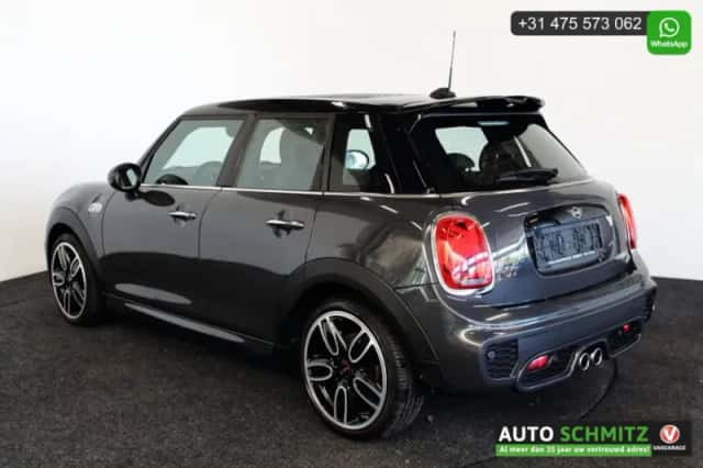 MINI Cooper S (2019) thumbnail 3