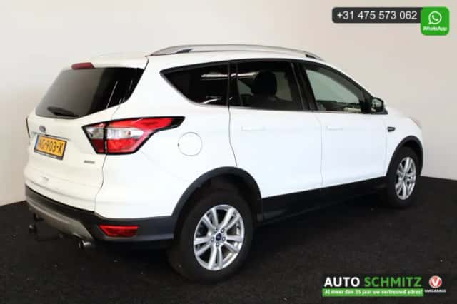 Ford Kuga (2017) thumbnail 3