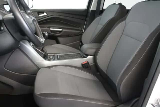 Ford Kuga (2017) thumbnail 6